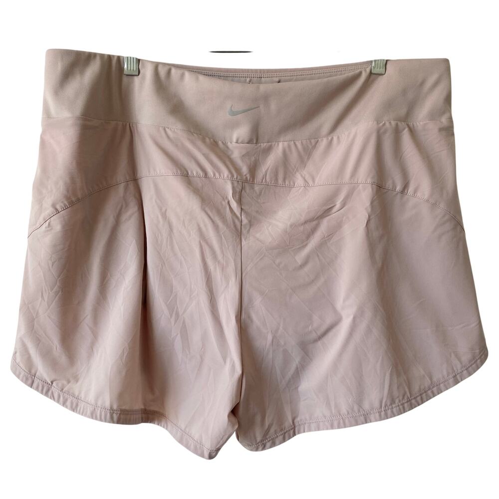 NEW NIKE DRI FIT Women's Training Shorts Size XXL Light Taupe Built in Brief - Picture 3 of 6